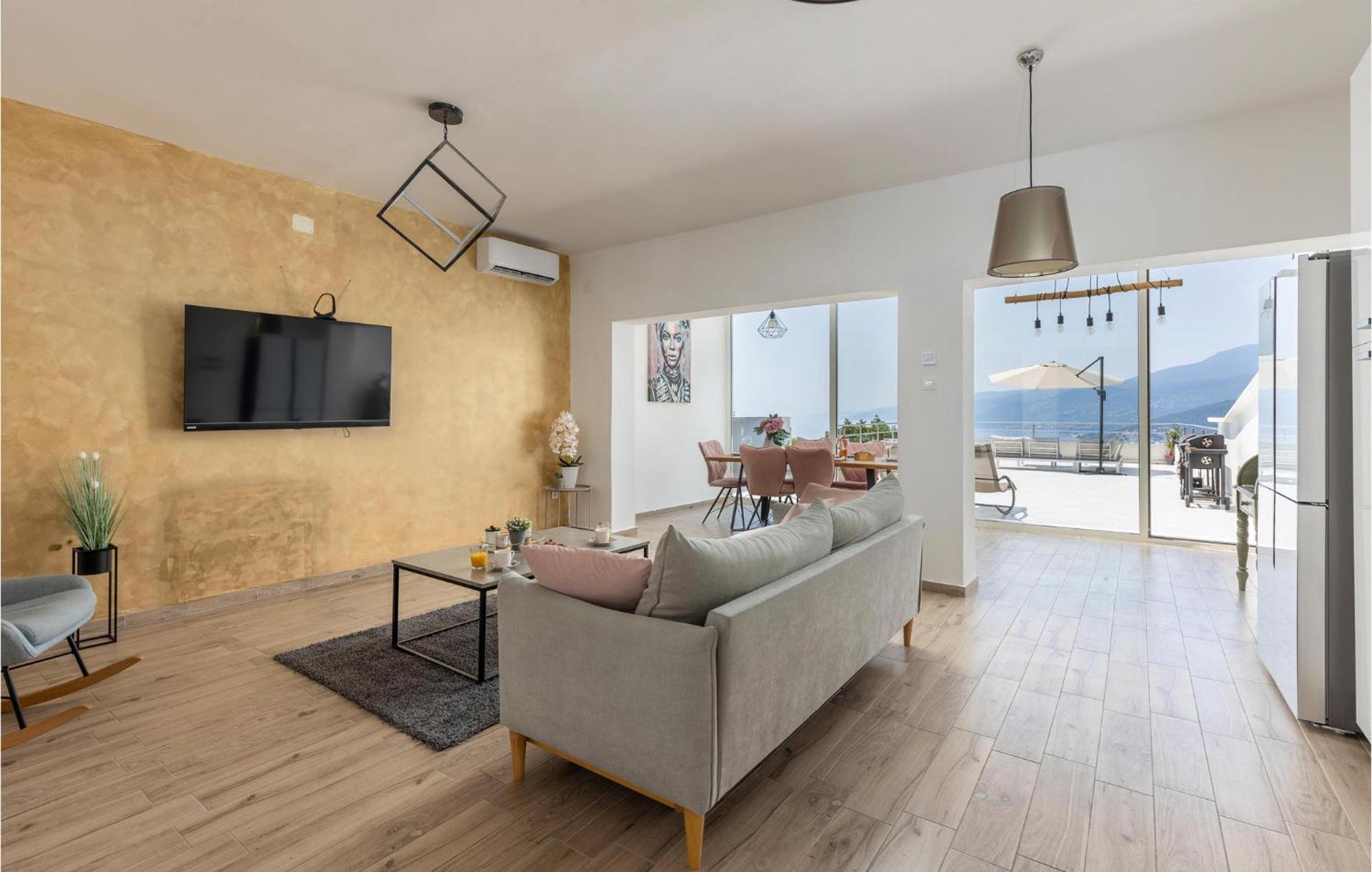 Amazing Apartment In Rijeka With Wifi Exterior photo
